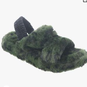 ARRAY Women’s Shayla Plush Faux Fur Fuzzy Slingback Slippers..Olive/Black Sz:9M